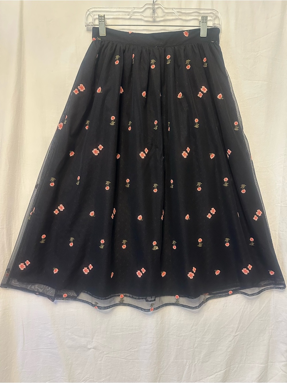 LOFT Size 00 Black Embroidered Floral Tulle Midi Skirt